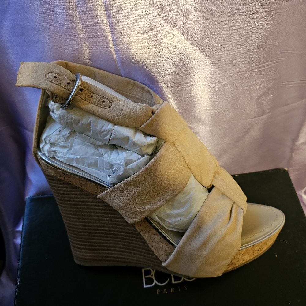 BGBG Paris wedge sandal beige in color. Sz 10 brand new in box